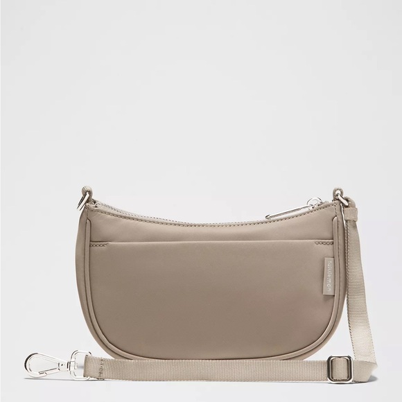 Lululemon City Essentials Mini Shoulder Bag 1L - Picture 3 of 5